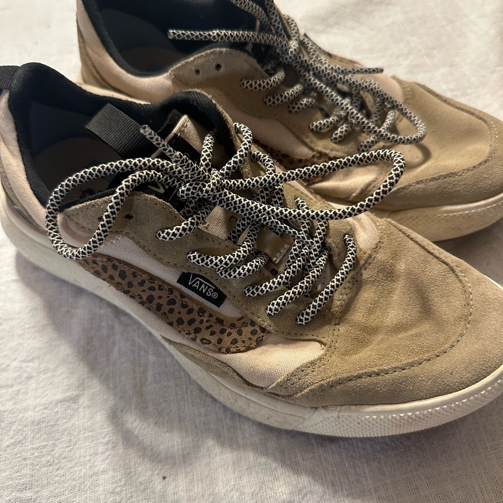 Vans Men's Tan and Black Sneakers
B8